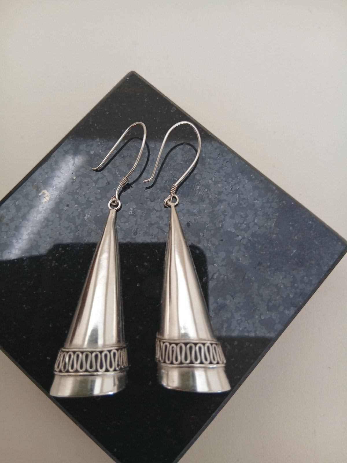 Elegante Zilveren Oorbellen met Conische Hanger - Zilver 800, Sieraden, Tassen en Uiterlijk, Oorbellen, Hangers, Ophalen of Verzenden