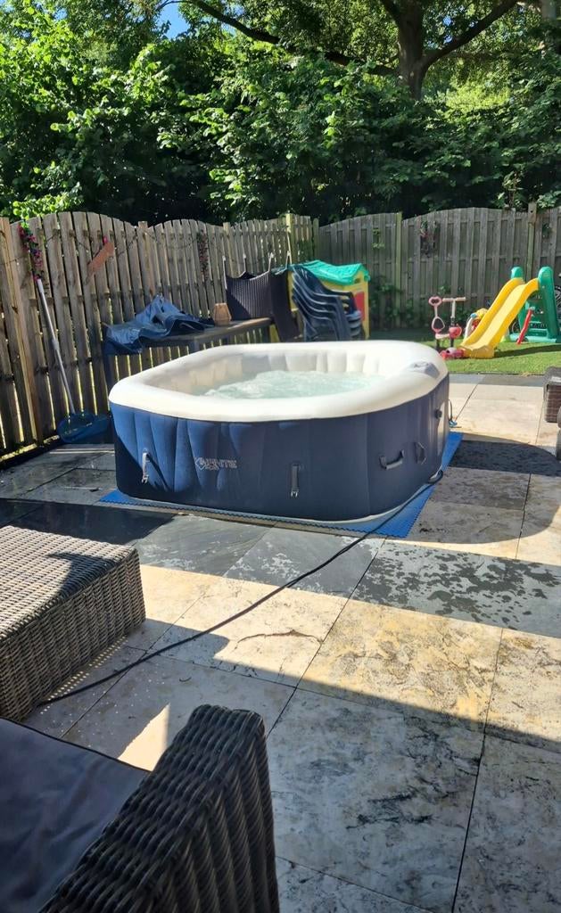 Infinte Jacuzzi 6-7 persoons met pomp en verwarming, Tuin en Terras, Zwembaden, Ophalen of Verzenden
