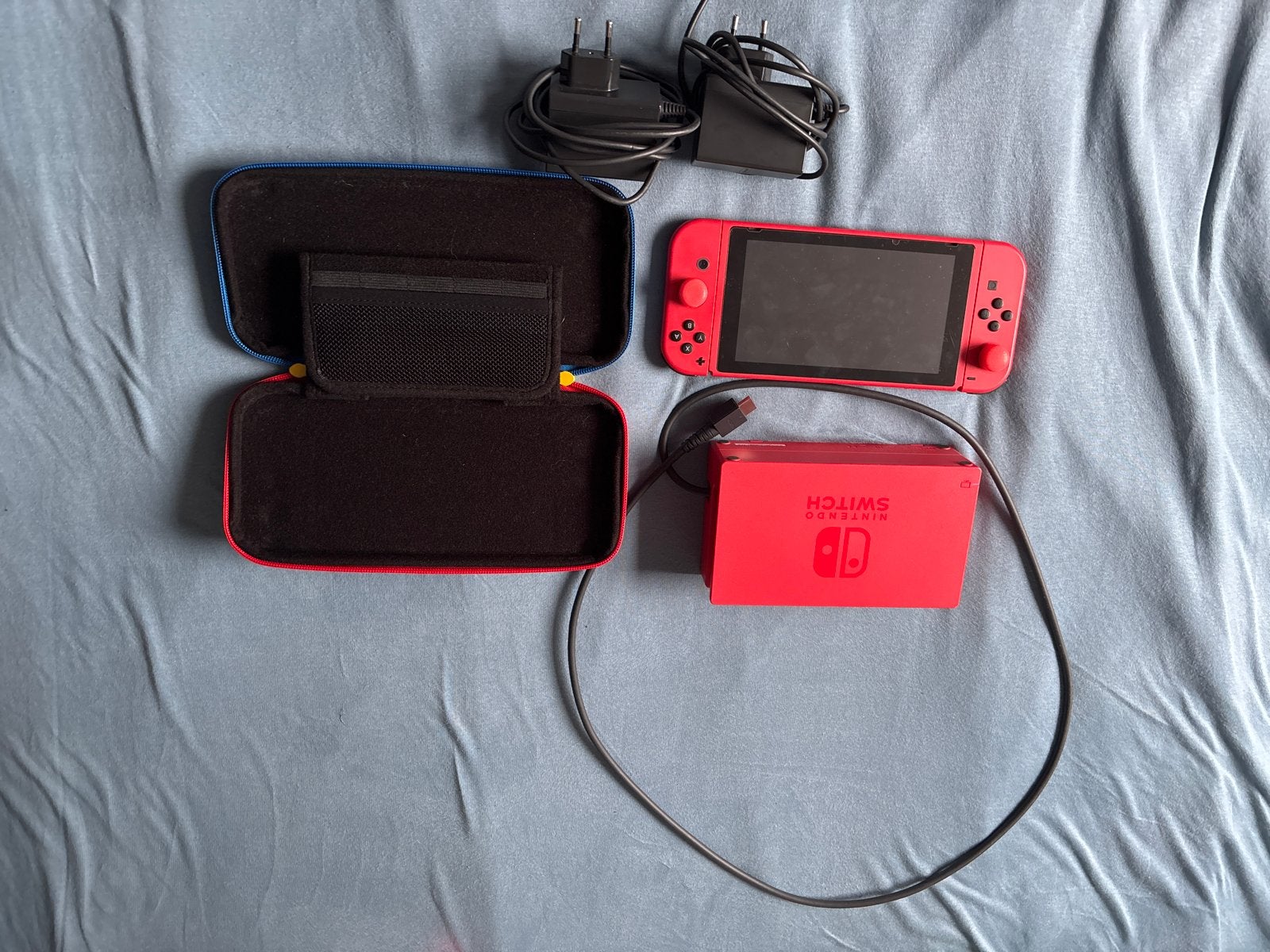 Nintendo Switch met Dock en Oplader - Rood, Spelcomputers en Games, Ophalen of Verzenden, Gebruikt, Met 2 controllers, Switch Original