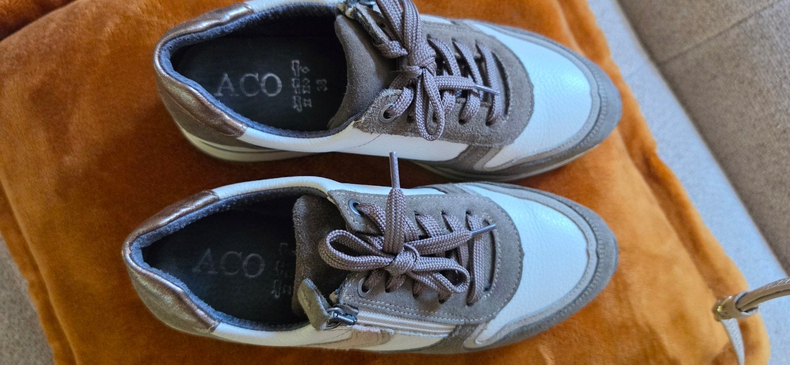 ACO sneakers maat 38 - Helemaal nieuw, Kleding | Dames, Bruin, Nieuw, Ophalen of Verzenden, Sneakers of Gympen