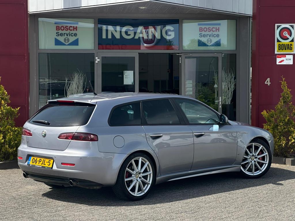Alfa Romeo 159 Sportwagon 1.7 T Distinctive | Volledig onder, Euro 5, Gebruikt, 4 cilinders, Handgeschakeld