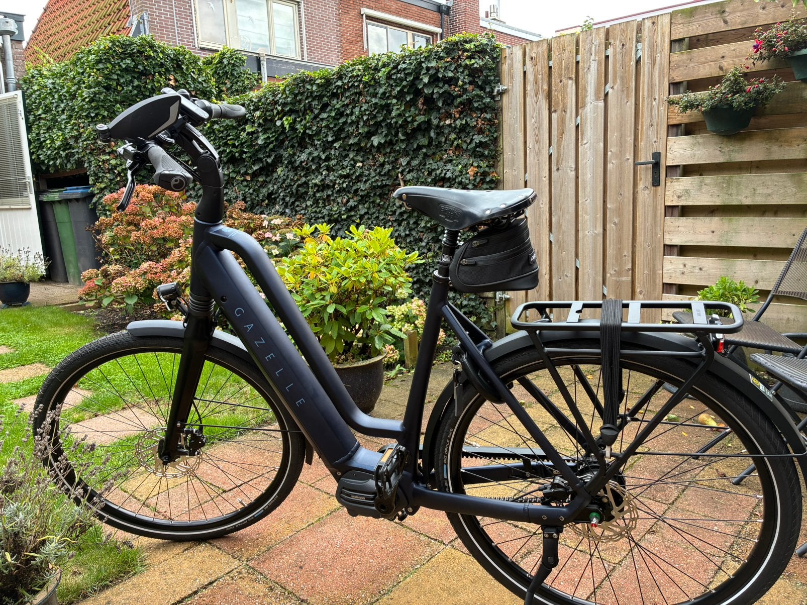Dames Gazelle Chamonix C5HMS blauw 8-2024 65,6 km op gereden, Fietsen en Brommers, Elektrische fietsen, Ophalen, Nieuw, 50 km per accu of meer