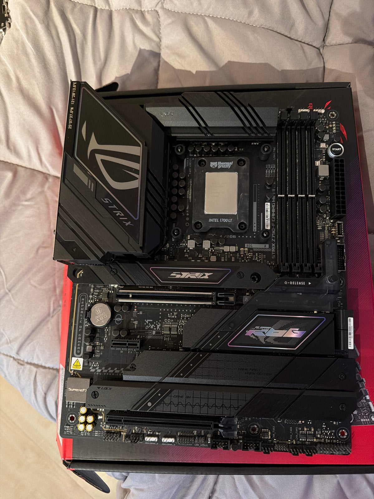 ASUS ROG STRIX Z790-F GAMING II met Intel i7 14700KF, Ophalen, Zo goed als nieuw, Intel, DDR5