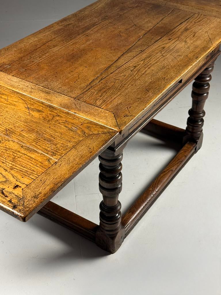 Engelse uitschuifbare tafel ca. 1700, Ophalen