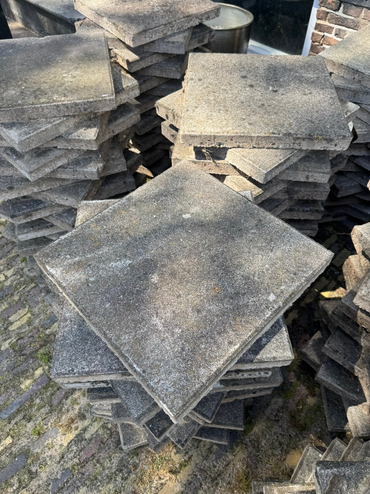 Grijze betontegels 40x40 - ca. 166 stuks - ca. 27m2, Ophalen, Gebruikt, 10 m² of meer, Steen