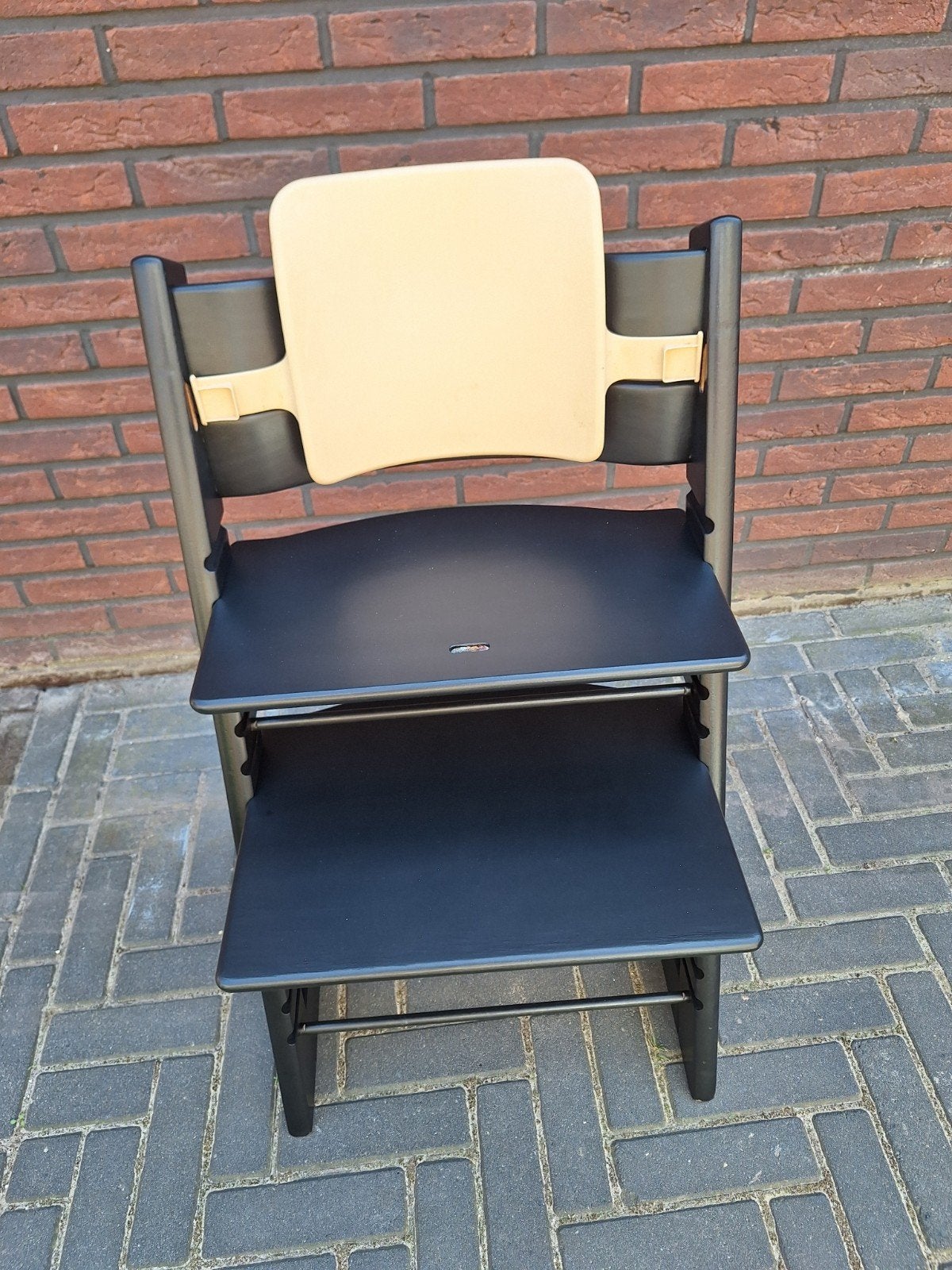 Stokke Tripp Trapp meegroeistoel Zwart met beige rugleuning, Ophalen of Verzenden, Meegroeistoel, Aanschuifbaar