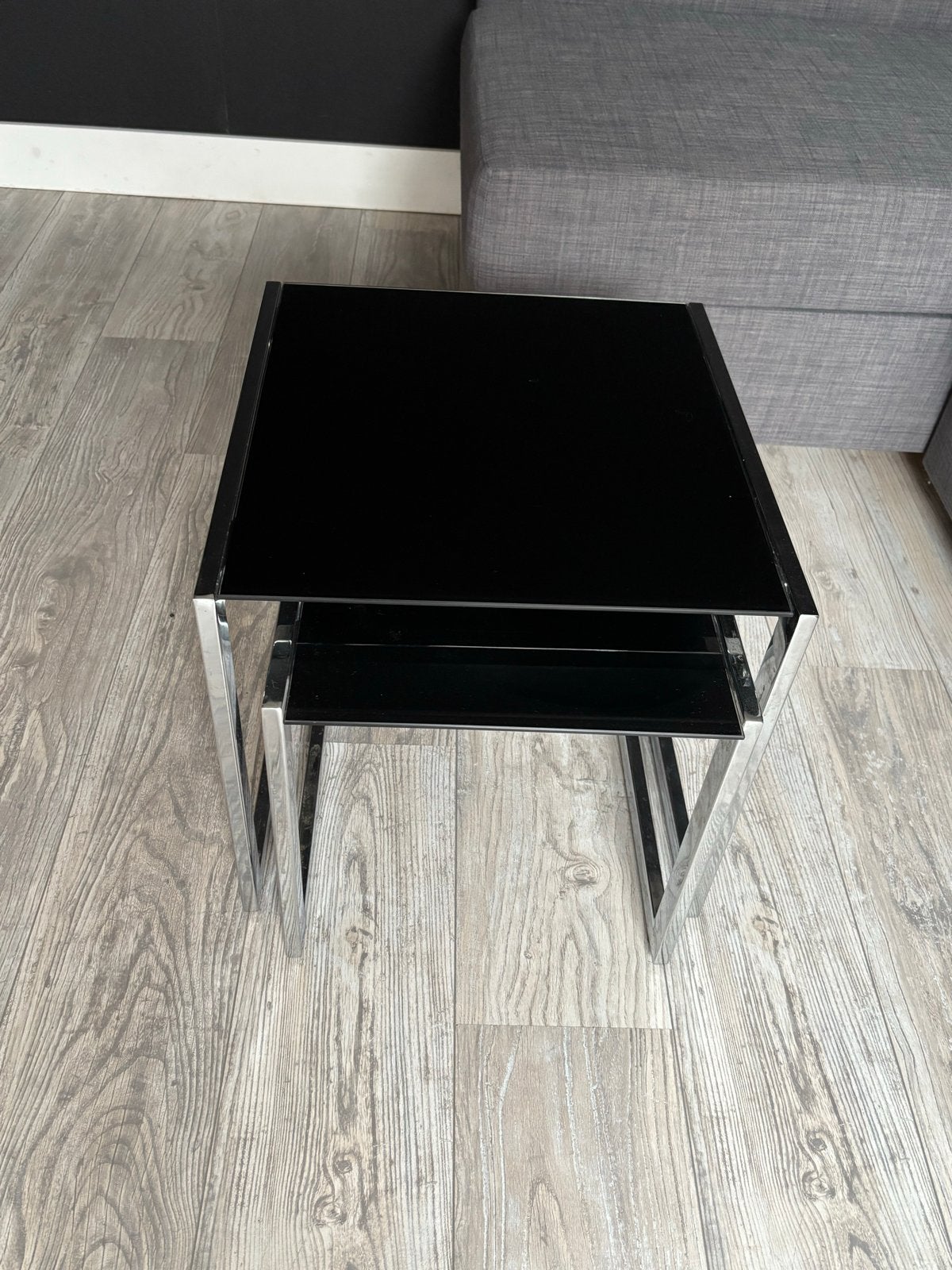 Set van 2 zwarte bijzettafels met chromen onderstel, Ophalen, Minder dan 45 cm, Minder dan 55 cm, Gebruikt