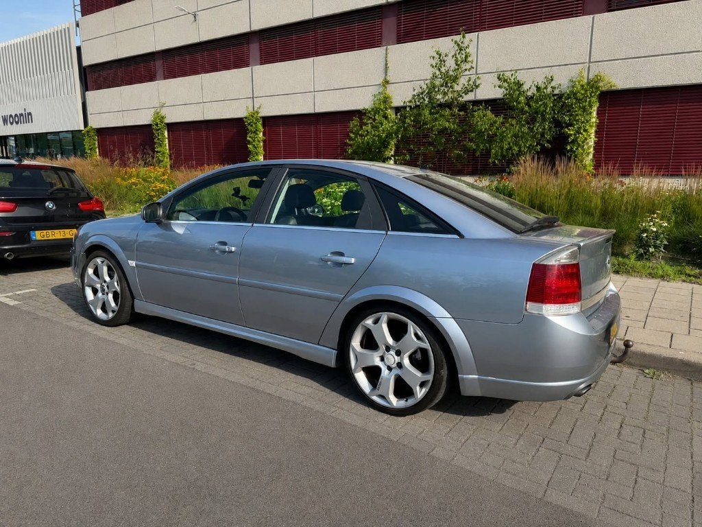 Opel GTS 1.8 Executive | 19" OPC Snowflakes | Halfleder, Voorwielaandrijving, 4 cilinders, 1290 kg, Vectra