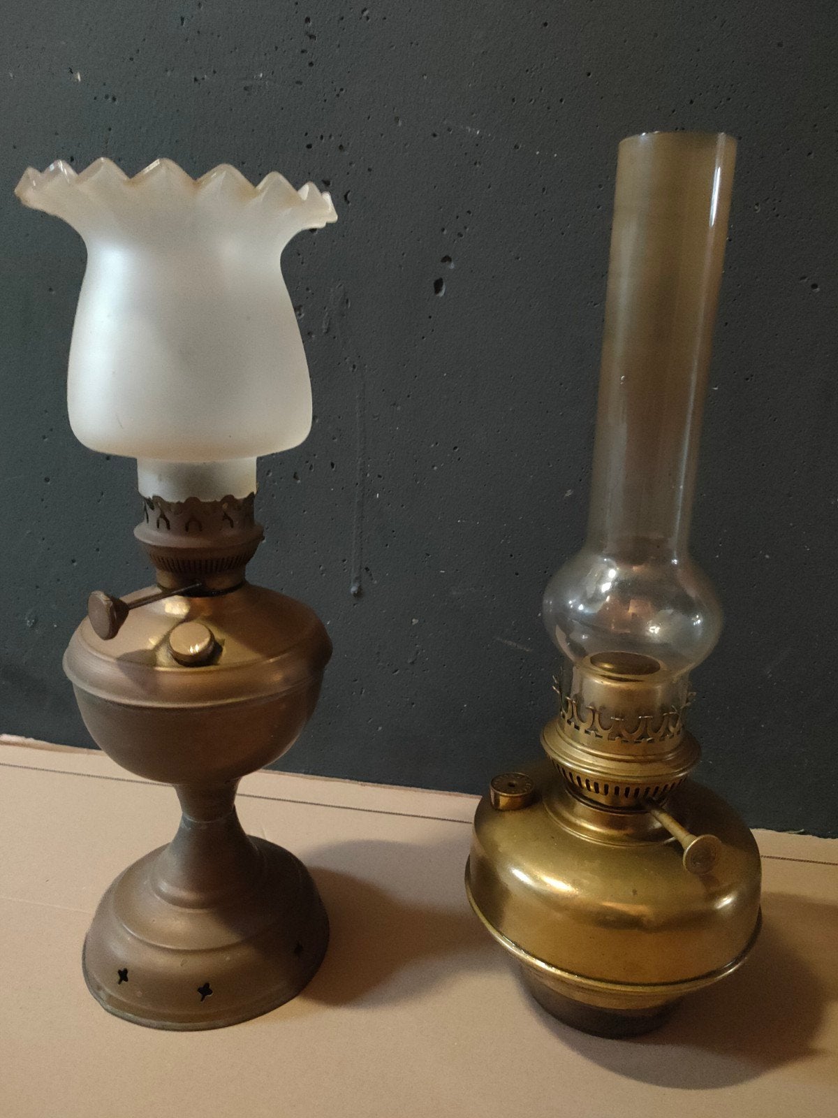 2 Antieke koperen olie lampen, Ophalen