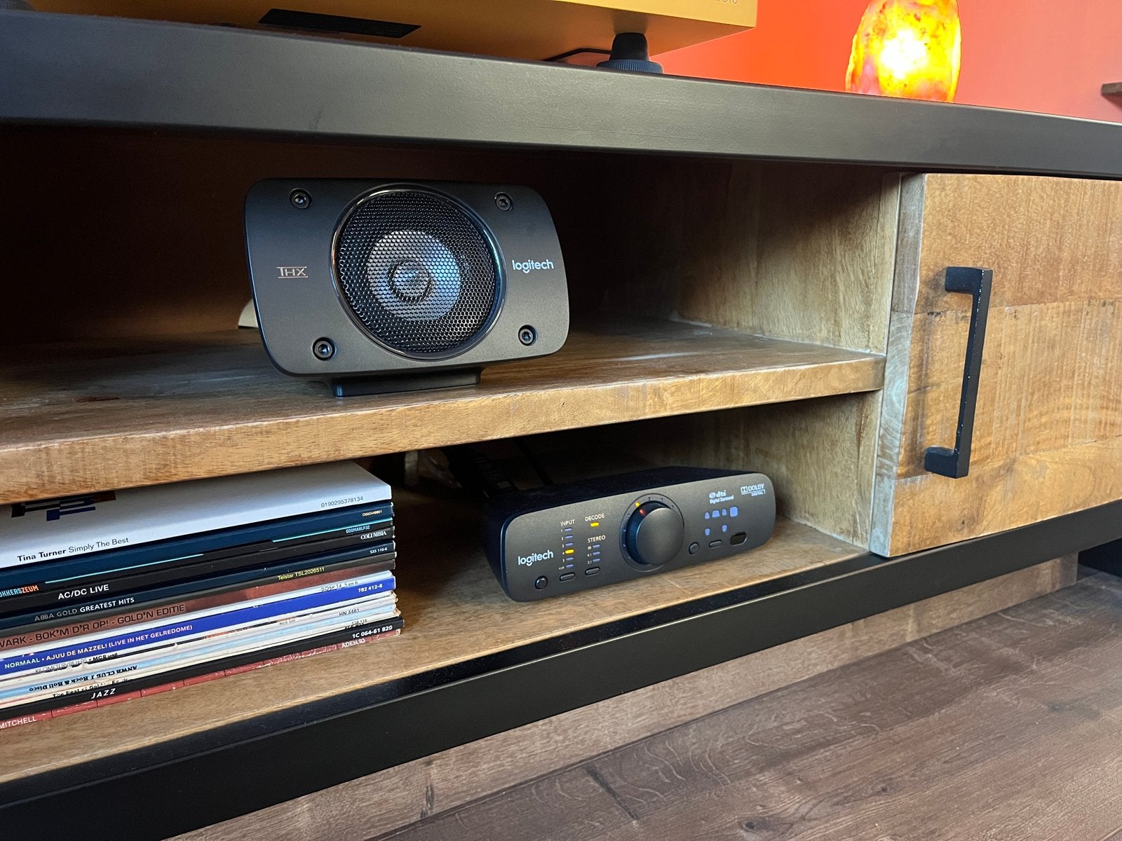 Logitech Z906 5.1 THXSurround Sound Systeem Incl muurbeugels, Gebruikt, Logitech, Afstandsbediening, Surroundset