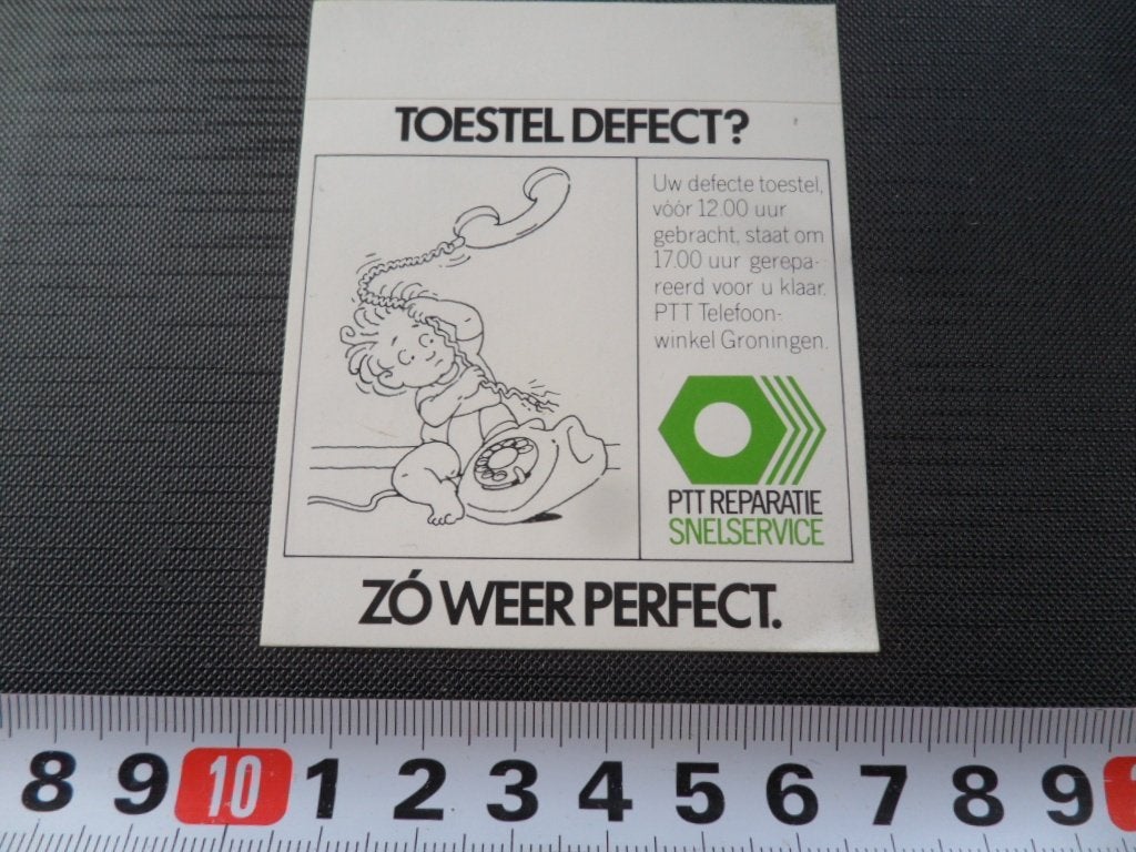sticker PTT Reparatie Service  Toestel defect ?  PL155, Verzamelen, Stickers, Ophalen of Verzenden, Zo goed als nieuw