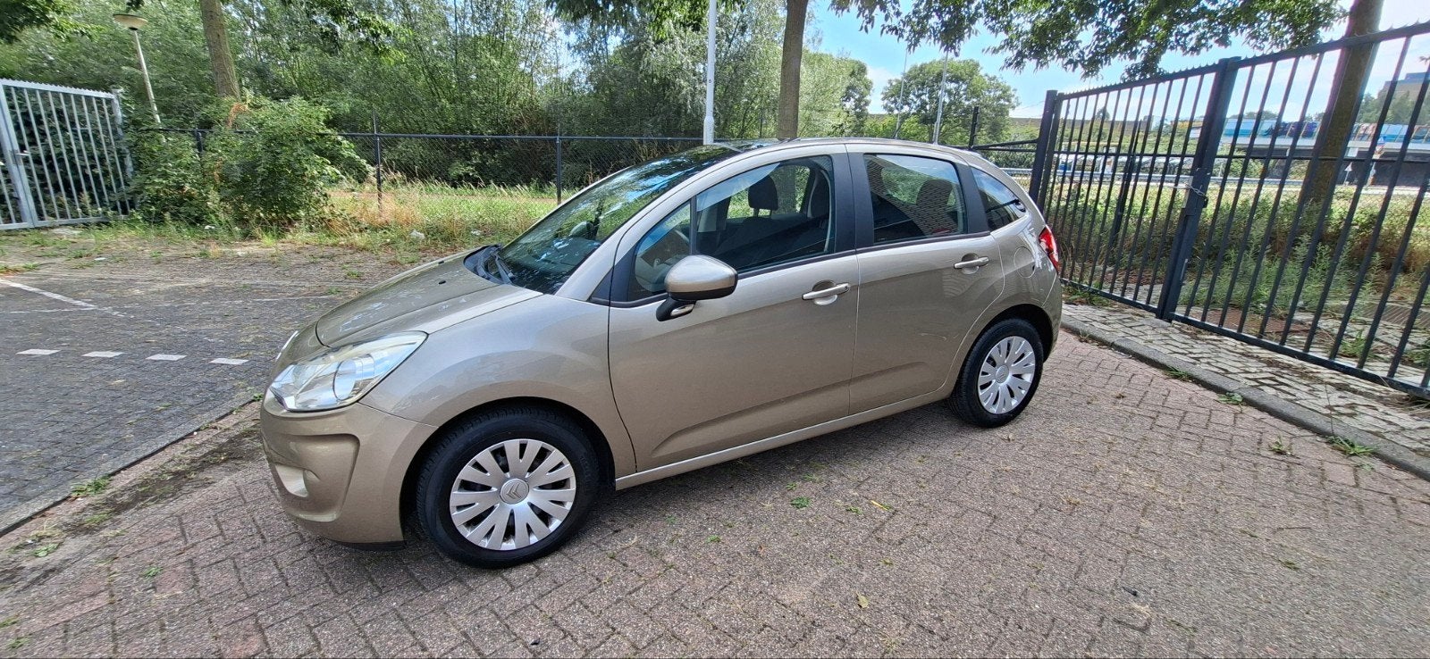 Citroën C3 1.4i 75pk 2010 Beige, originele km103117 km nwe a, Auto's, Voorwielaandrijving, 1005 kg, 1360 cc, 4 cilinders