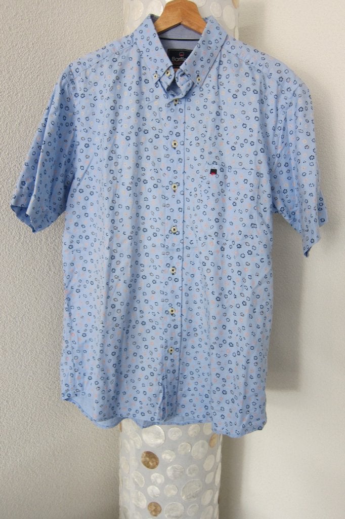 Bartlett overhemd blauw bloemen l korte mouw, Kleding | Heren, Overhemden, Blauw, Bartlett, Zo goed als nieuw, Merkfreak