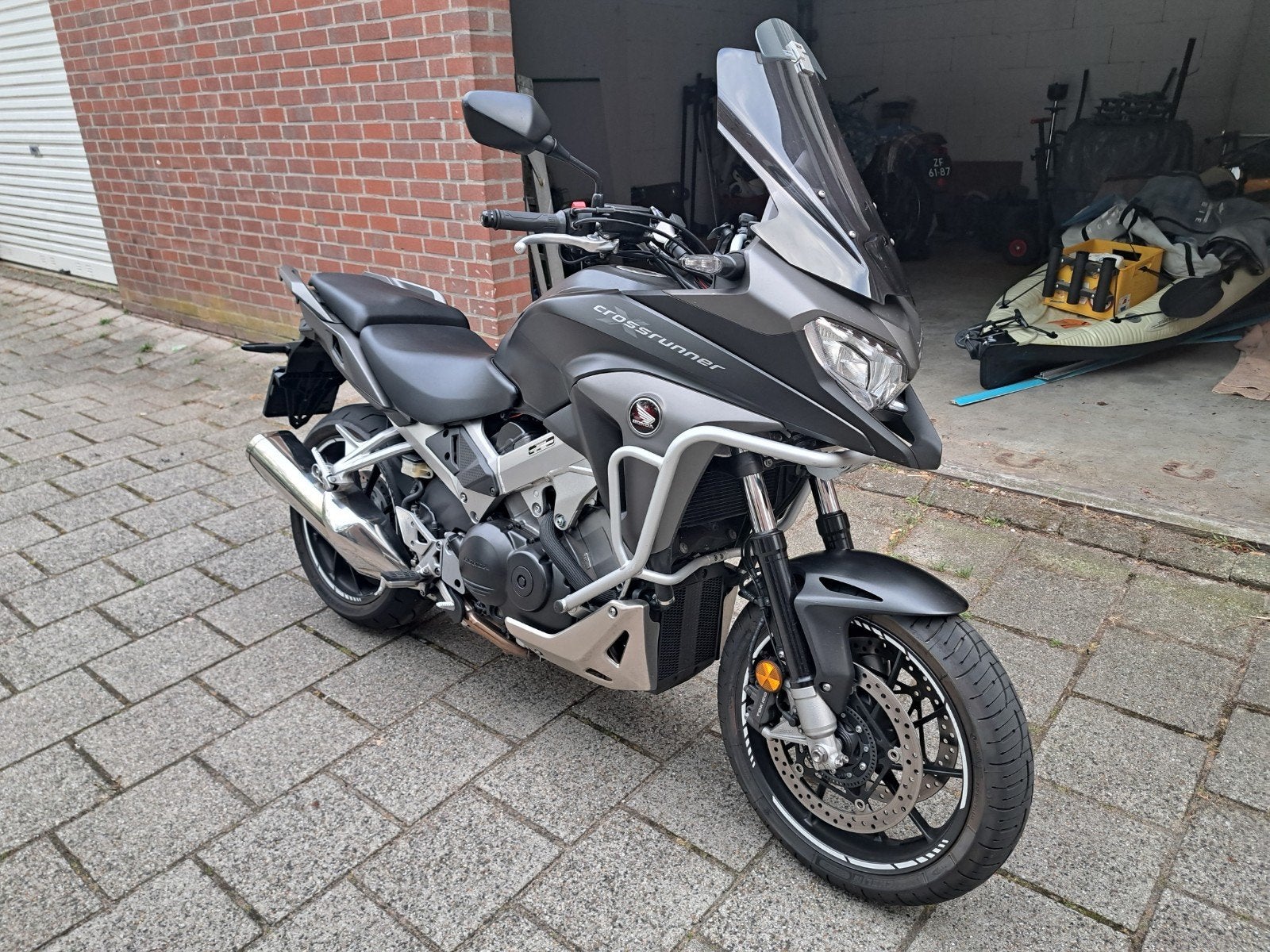 Honda VFR 800 X Crossrunner - Nieuw Model, Weinig Gebruikt, Motoren, Motoren | Honda, 4 cilinders, Motorrijbewijs A, Traction Control