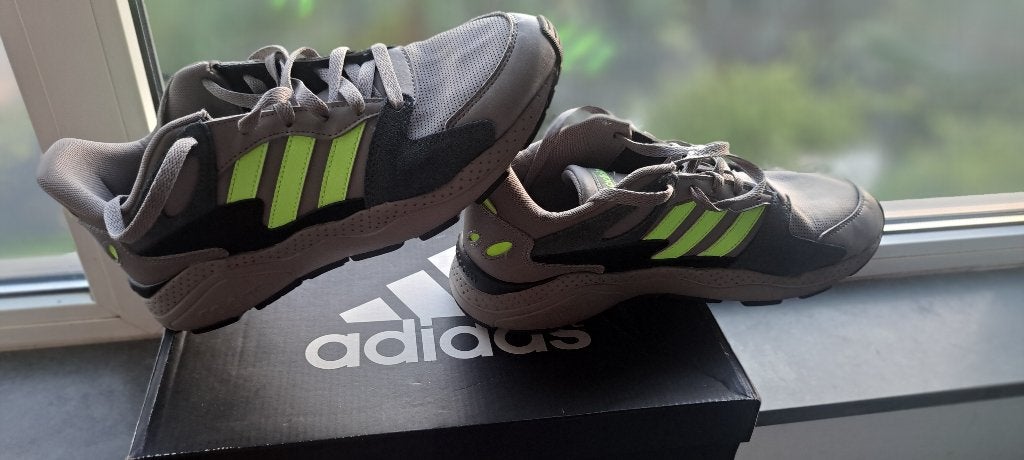ADIDAS SPORT shoenen grijs/groen maat 42- 43 BIJNA NEUW !!, Kleding | Heren, Schoenen, Overige kleuren, Sportschoenen, Ophalen of Verzenden