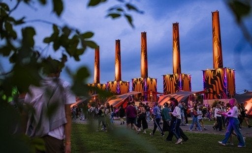 2 (nu nog 1!) campertickets (incl stroom) Lowlands te koop, Twee personen
