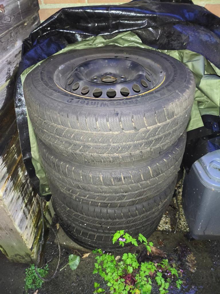 2x Continental 215/65 R16 C band op stalen velg, Auto-onderdelen, Banden en Velgen, Ophalen, 16 inch, Banden en Velgen, Zomerbanden
