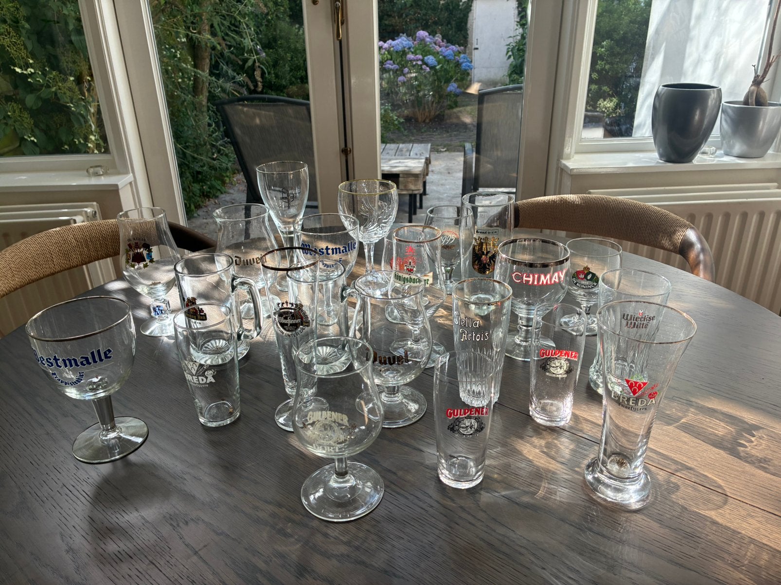 Partij bierglazen / speciaalbierglazen 24 stuks, Ophalen, Zo goed als nieuw, Bierglas