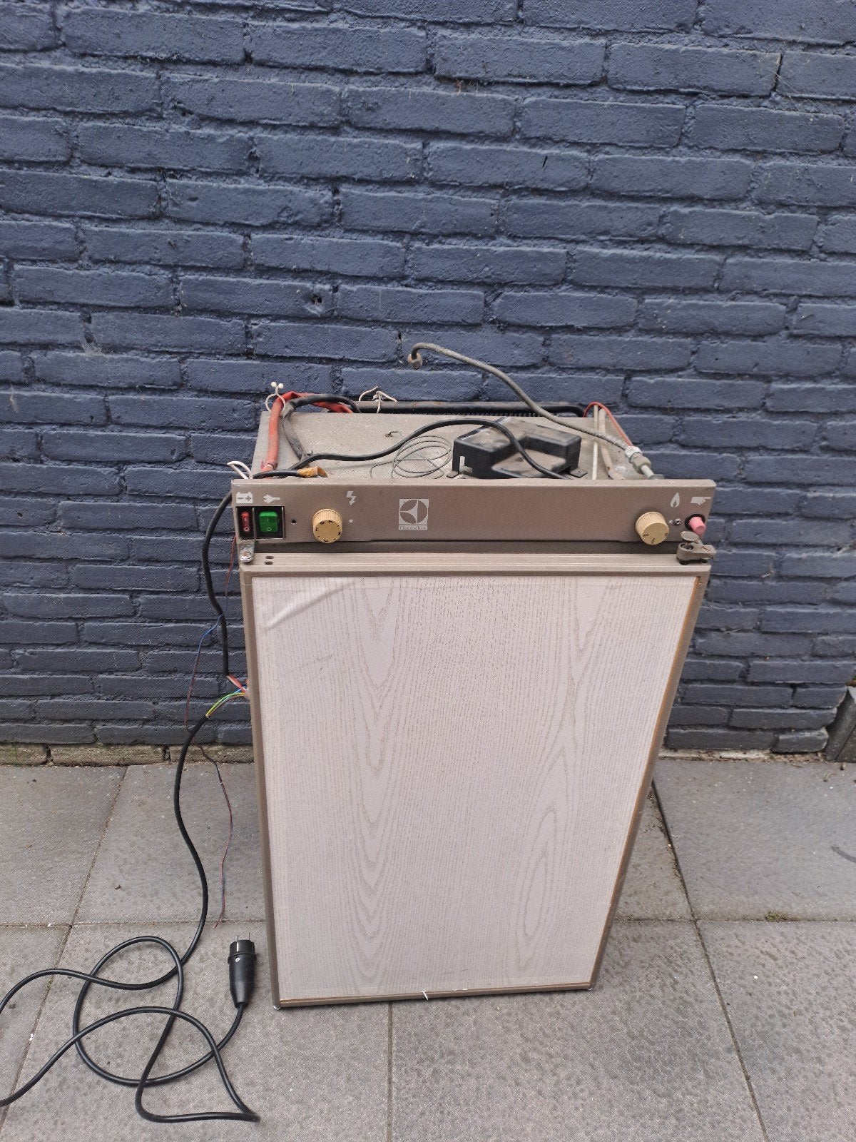 Te koop Absorptiekoelkast electrolux 12v/220v en gas, Ophalen, Minder dan 85 cm, Minder dan 75 liter, 45 tot 60 cm