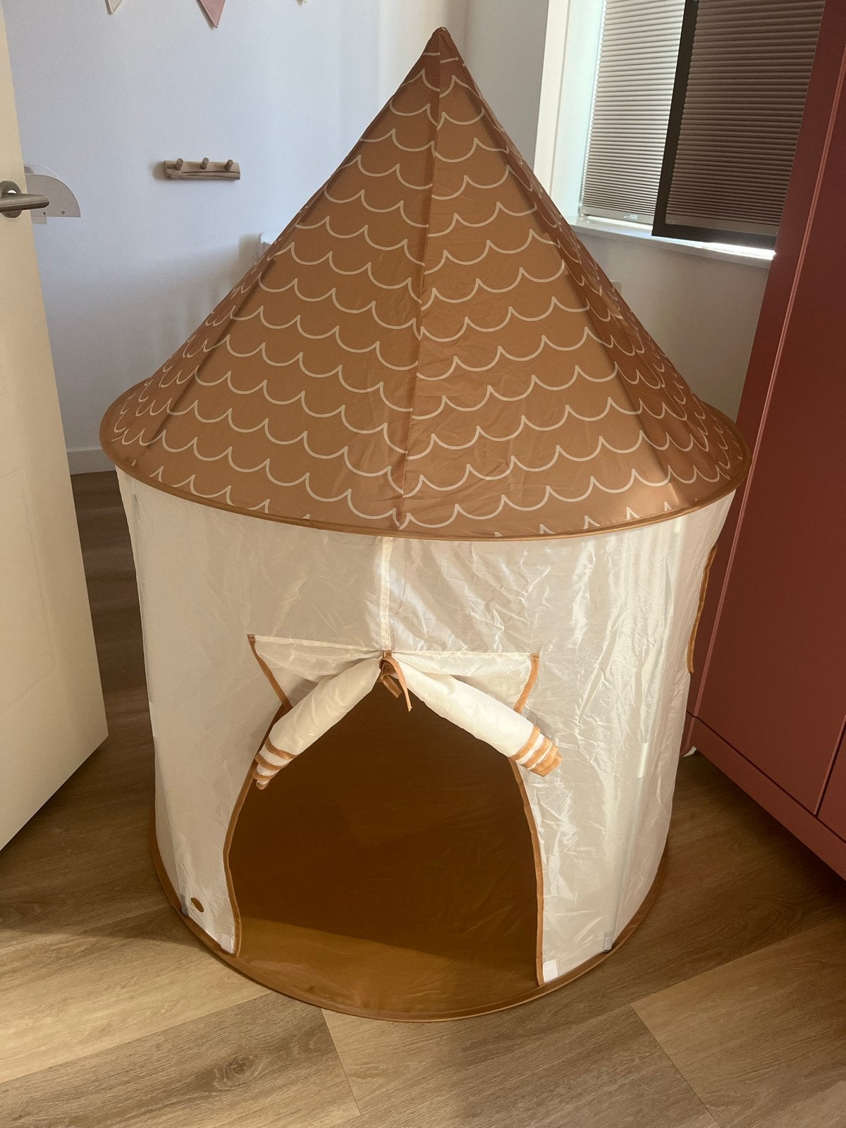 Speeltent van Petite Amelie, Ophalen, Gebruikt