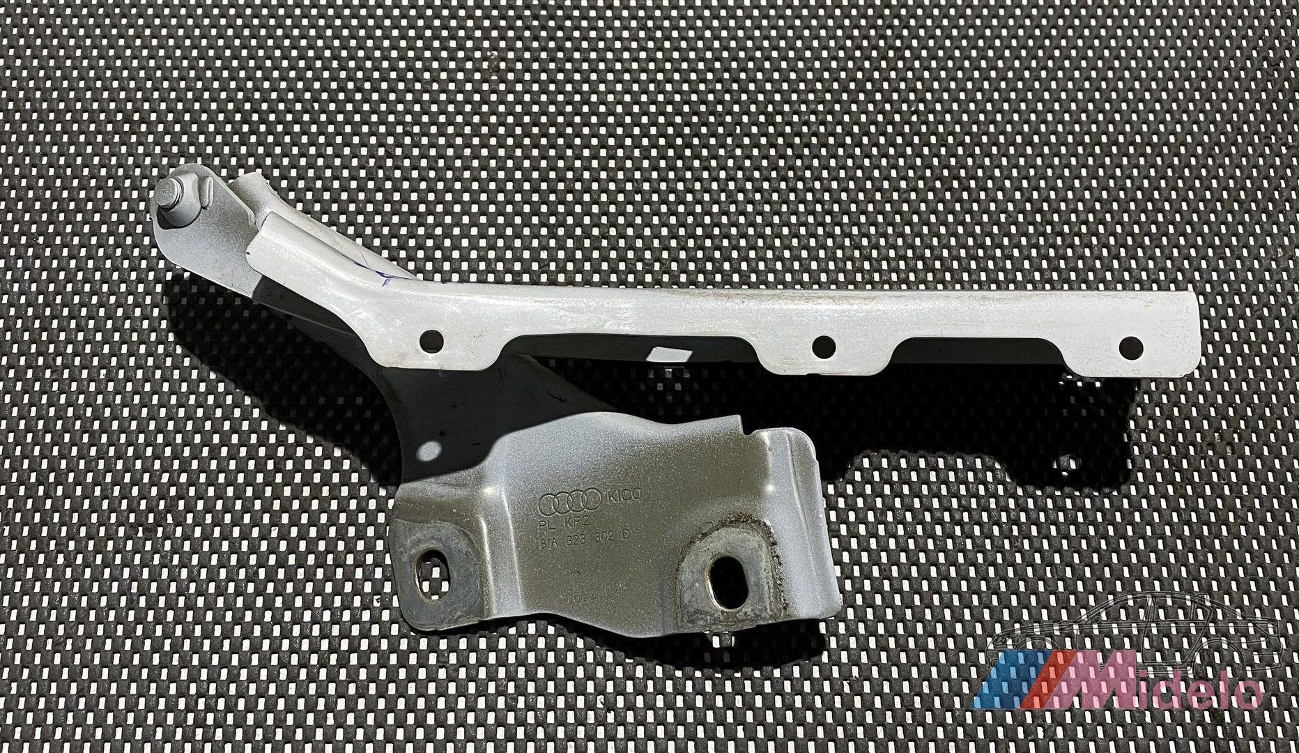 AUDI Q2 MOTORKAP SCHARNIER 81A823302, Gebruikt, -, -, -