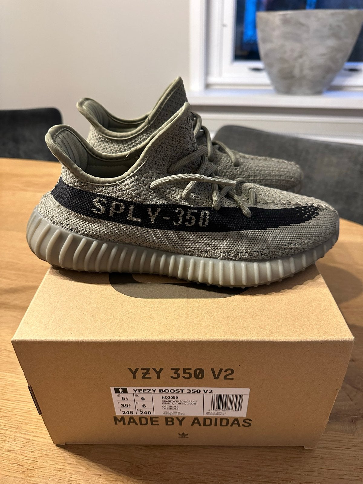 Adidas Yeezy Boost 350 V2 - HQ2059 - Maat 39 1/3, Kleding | Dames, Ophalen of Verzenden, Gedragen, Grijs, Sneakers of Gympen