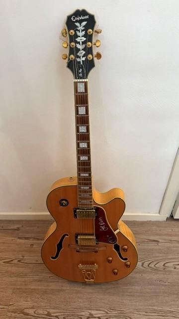 Epiphone Joe Pass gitaar, Epiphone, Ophalen of Verzenden, Zo goed als nieuw, Solid body