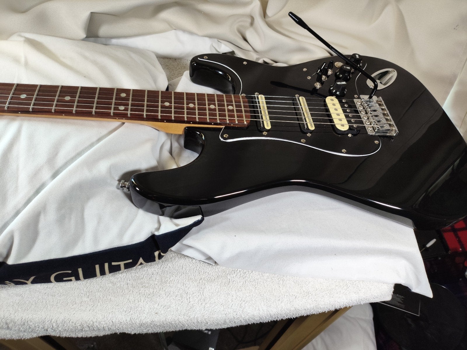 Zwarte Rockmachine Gitaar - Budgetvriendelijk voor Metal, Ophalen of Verzenden, Gebruikt, Solid body, Overige merken