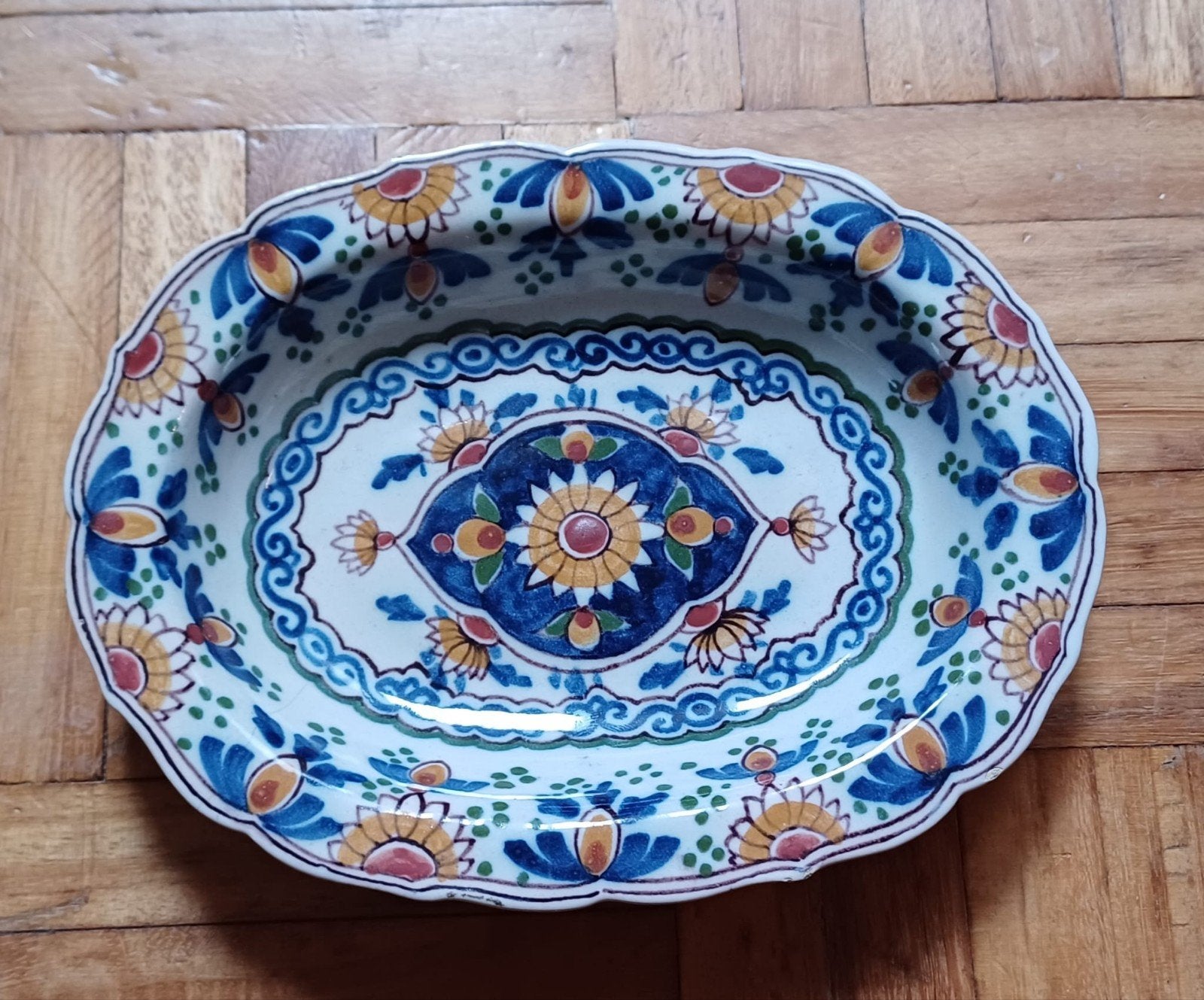 Antieke Markun Schaal met Bloemmotief, Antiek en Kunst, Antiek | Schalen, Ophalen of Verzenden
