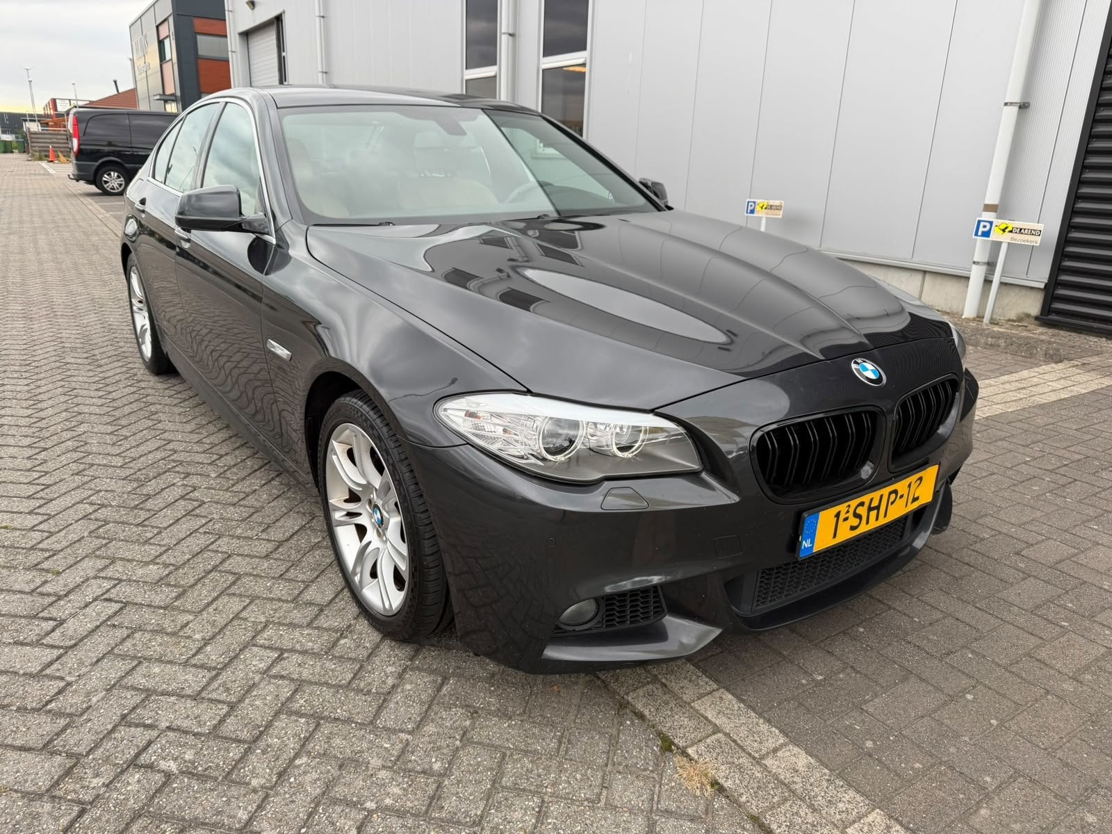 BMW 5-serie 520i High Executive Sport AUTOMAAT /M /Pakkat Le, Auto's, Automaat, Euro 5, Gebruikt, 4 cilinders