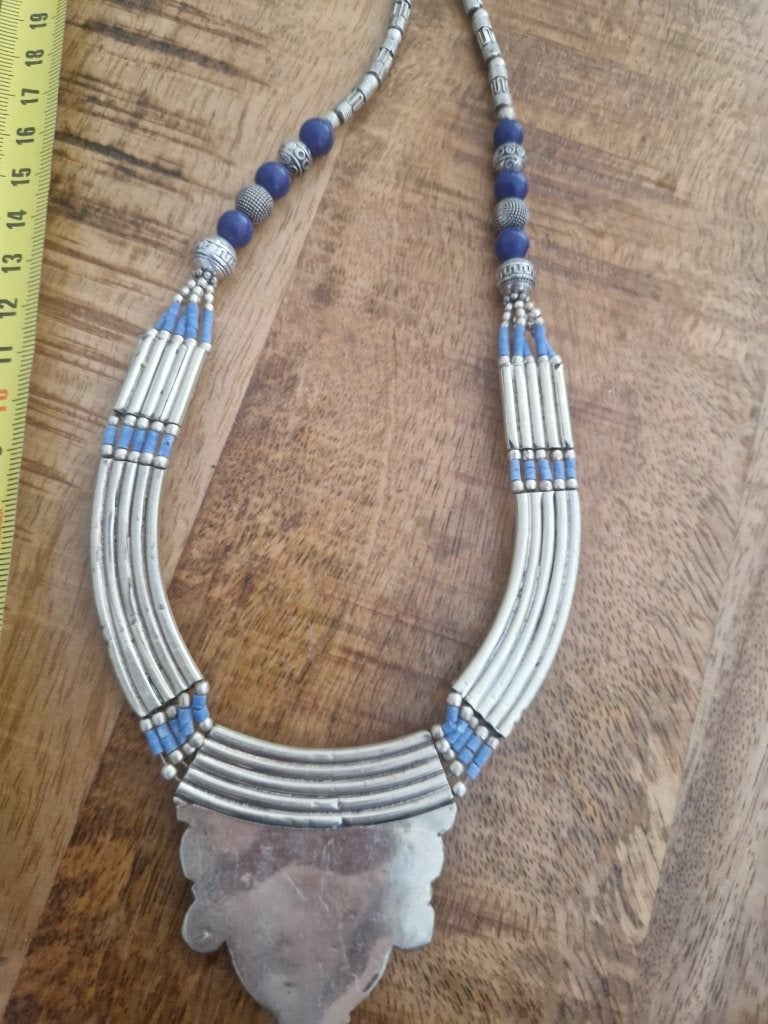 Tibetaanse ketting met lapis lazuli., Sieraden, Tassen en Uiterlijk, Ophalen of Verzenden, Zilver, Ketting, Met edelsteen