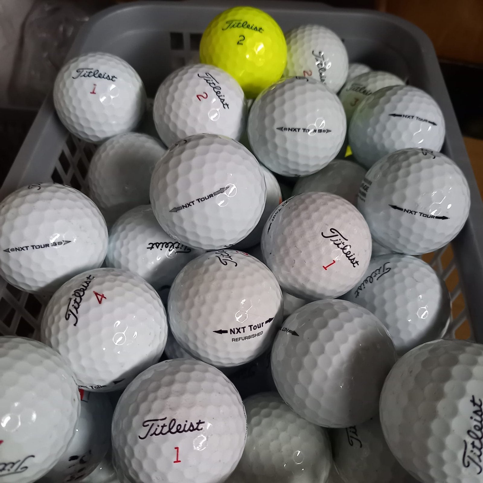 Titleist NXT tour AAAA golfballen - 100 stuks, Sport en Fitness, Golf, Ophalen of Verzenden, Gebruikt, Bal(len)