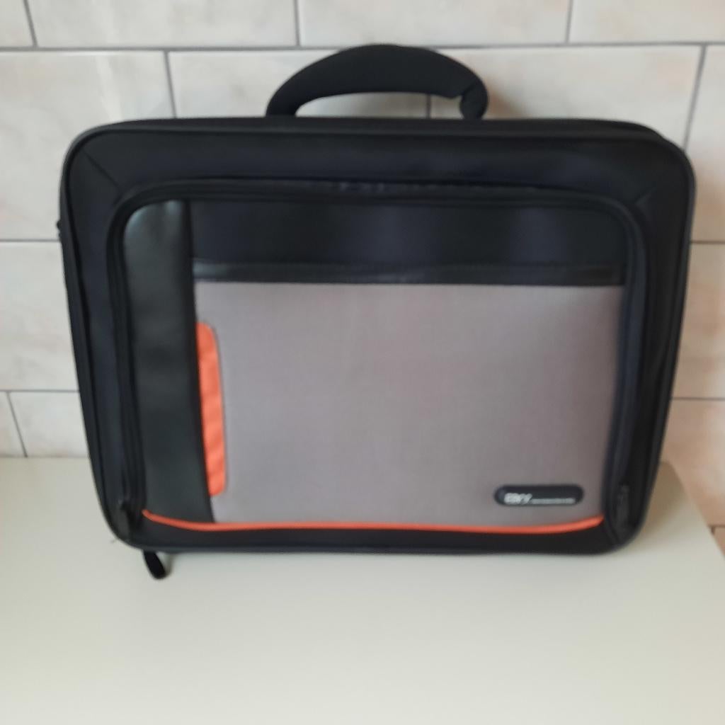 Ruime laptop tas met meerde vakken, Ebox, Computers en Software, Laptoptassen, Ophalen of Verzenden, 17 inch of meer, Zo goed als nieuw