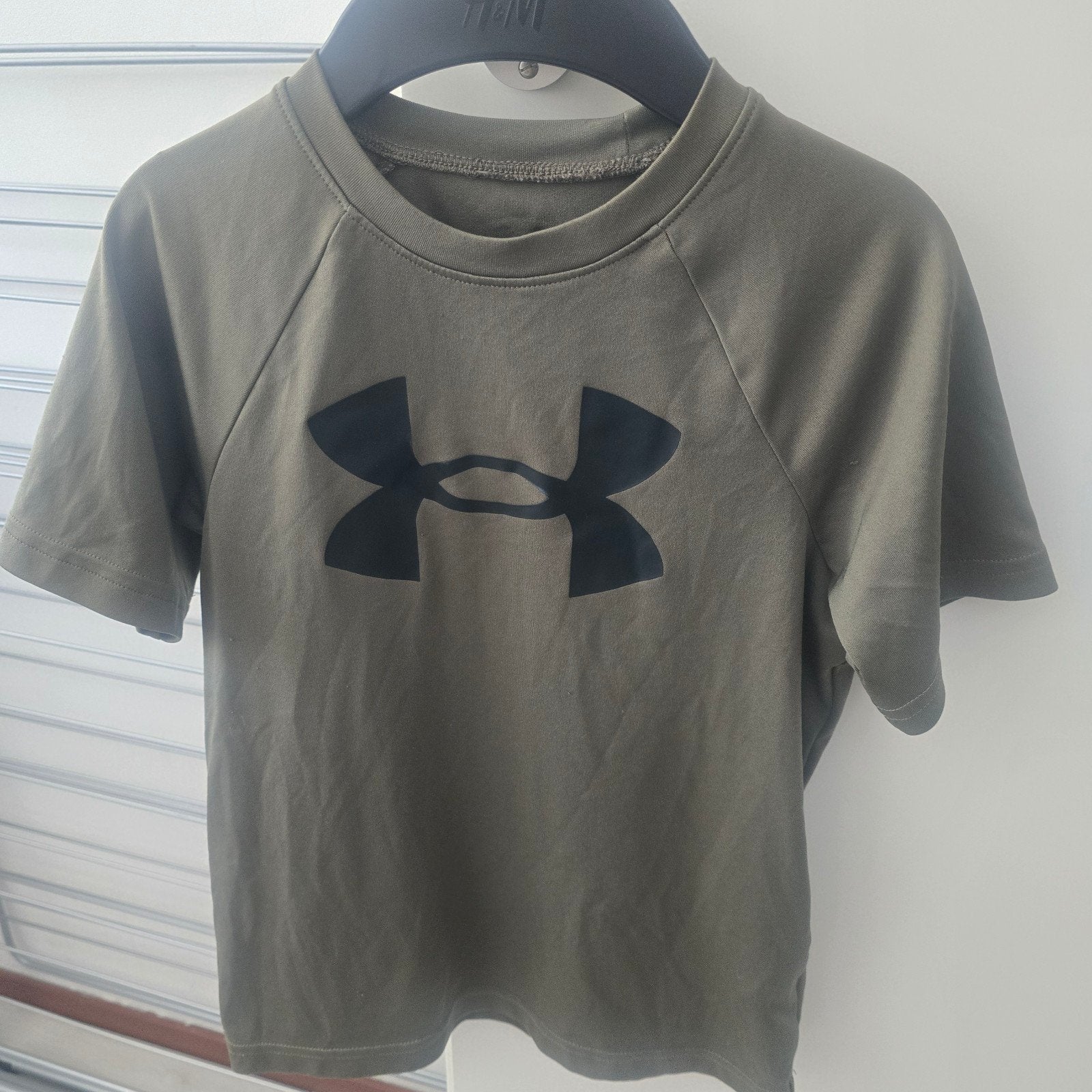 Leuke Under Armour tshirt 116 - 122, Kinderen en Baby's, Ophalen, Meisje, Shirt of Longsleeve