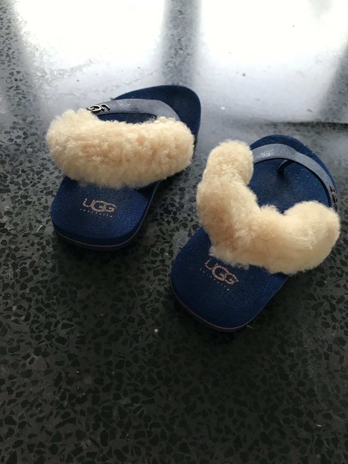 Ugg baby slipper, Ophalen of Verzenden, Zo goed als nieuw, Meisje, Laarsjes