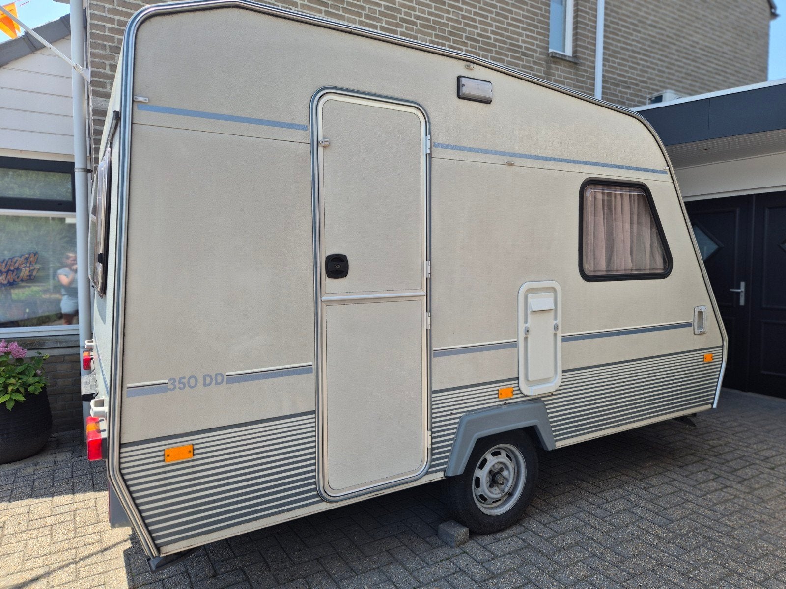 Beyerland Vitesse 350 DD met stapelbed en grote voortent, Standaardzit, Luifel, 750 - 1000 kg, Particulier