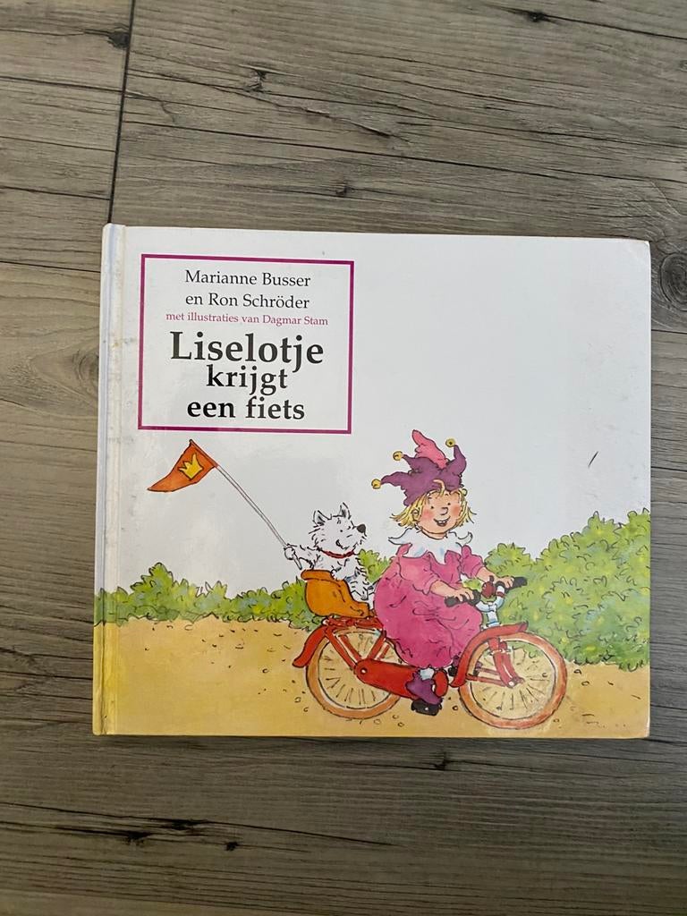 Liselotje krijgt een fiets - Marianne Busser, Ophalen, Gelezen, Fictie algemeen