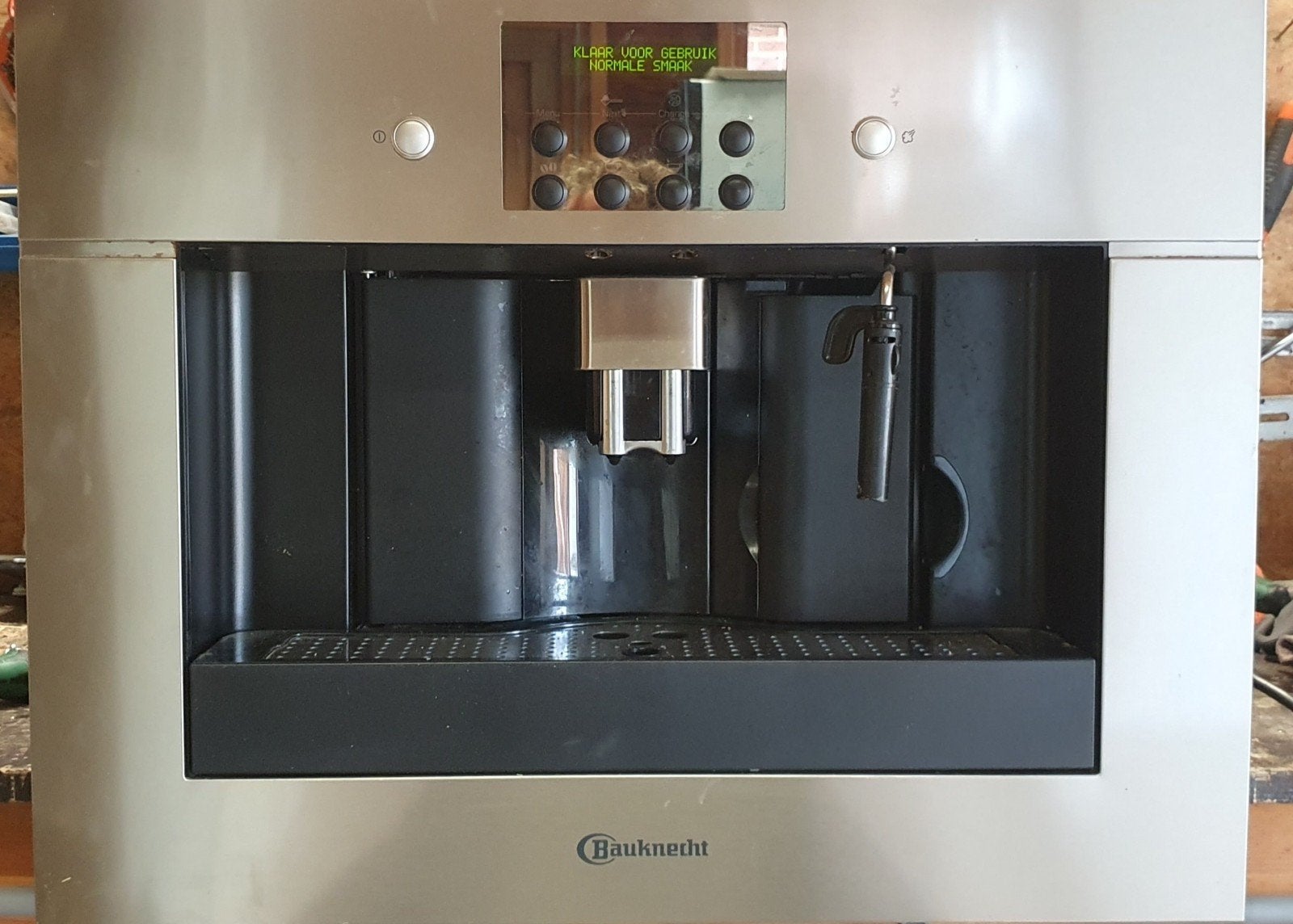 Zeer goede inbouw koffiemachine (bonen), Bauknecht, Gebruikt, Koffiemachine, Ophalen of Verzenden, 1 kopje
