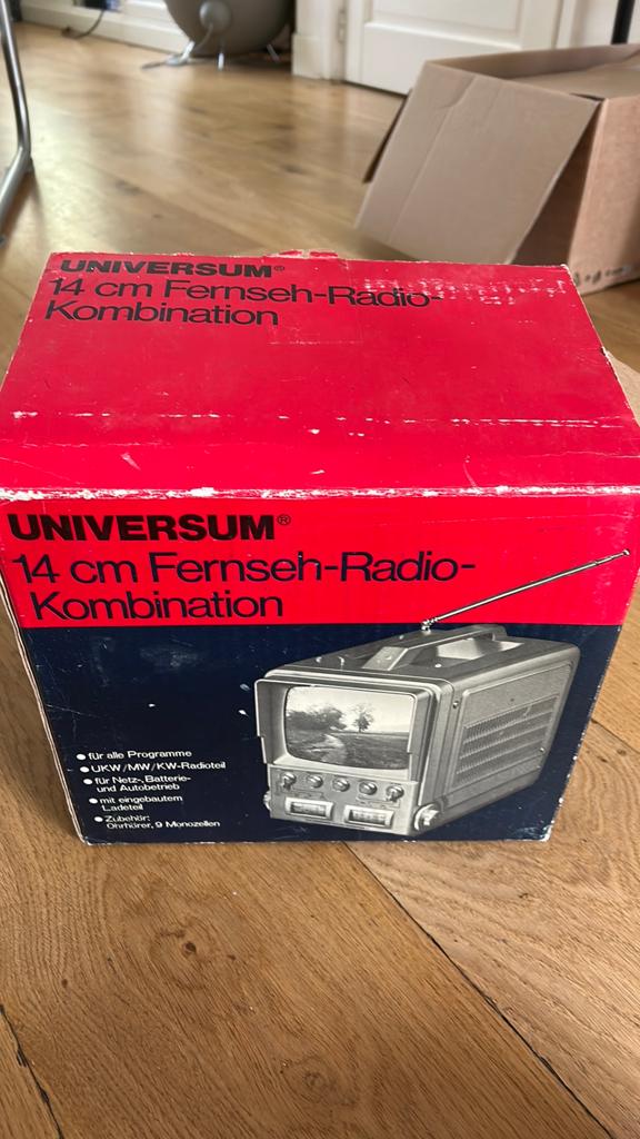 Vintage UNIVERSUM 14 cm TV-Radio combinatie, Audio, Tv en Foto, Vintage Televisies, Ophalen of Verzenden, Gebruikt, Minder dan 40 cm