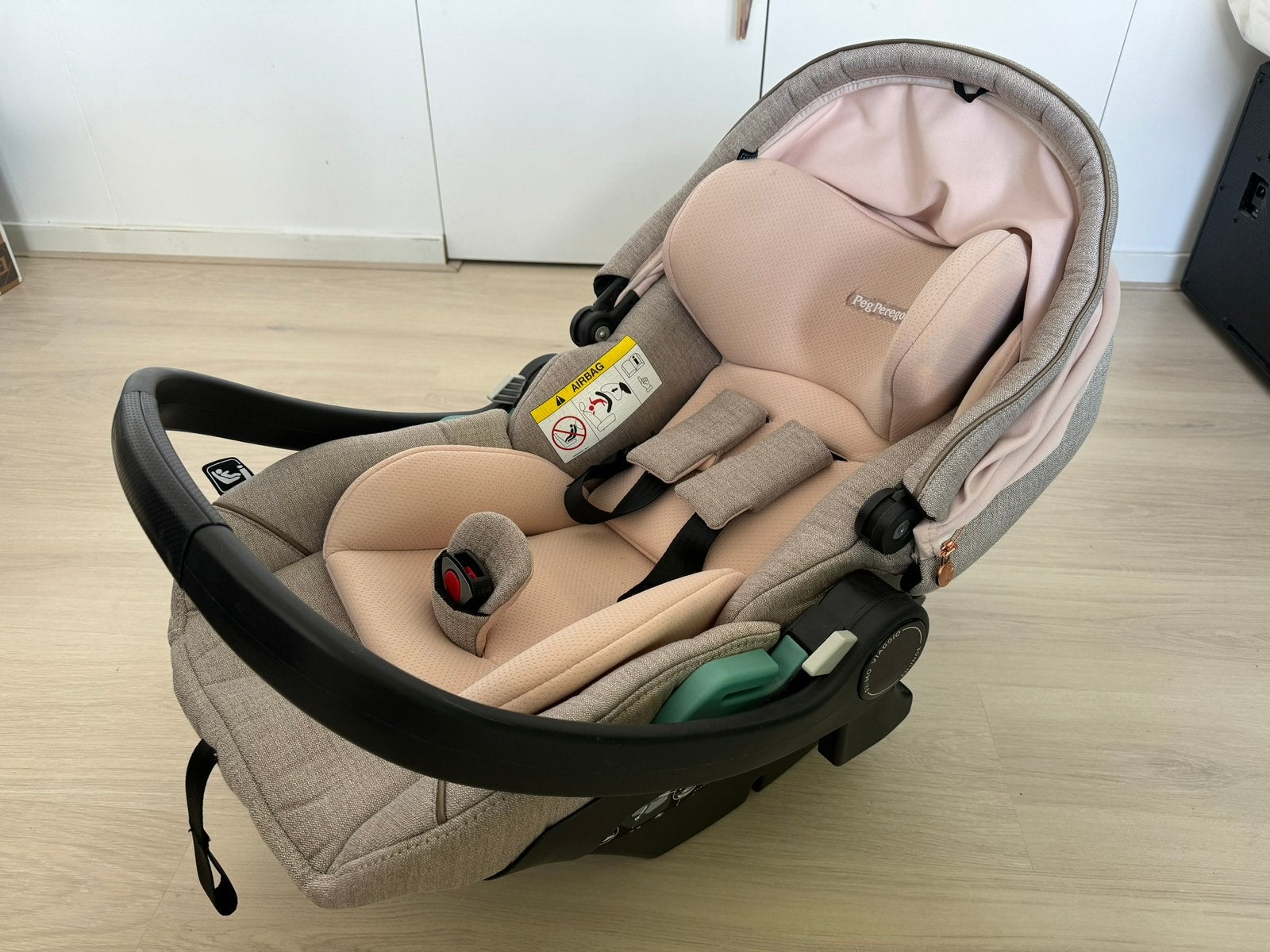 Peg-Pérego Autostoel + ISOFIX Base, Kinderen en Baby's, Autostoeltjes, Zo goed als nieuw, Isofix, 0 t/m 13 kg, Ophalen