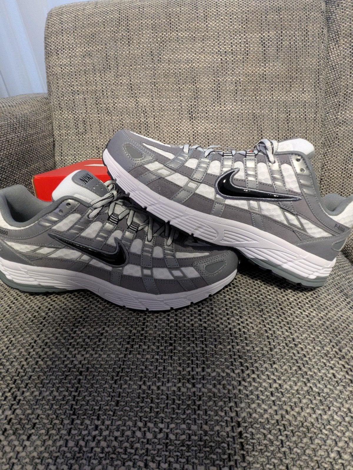Nike P6000 Wit Grijs Zwart Nieuw Maat 44 en Maat 40, Kleding | Heren, Ophalen of Verzenden