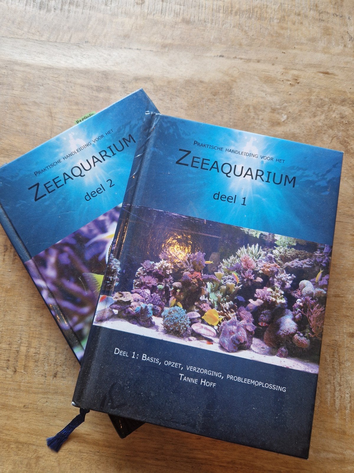 Tanne Hoff Zeeaquarium deel 1 en 2 - Praktische Handleiding, Ophalen, Zo goed als nieuw