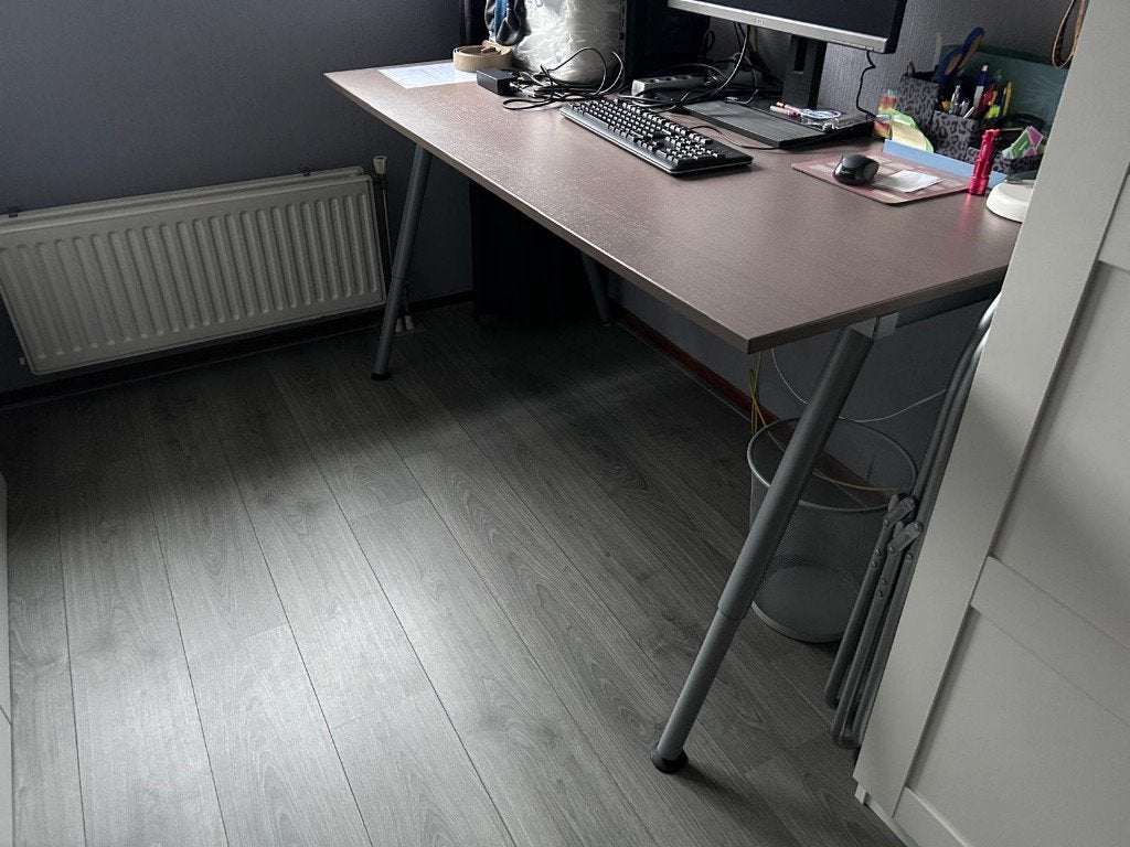 Ikea bureau met verstelbare poten, Ophalen, 160 cm, Gebruikt, Hout