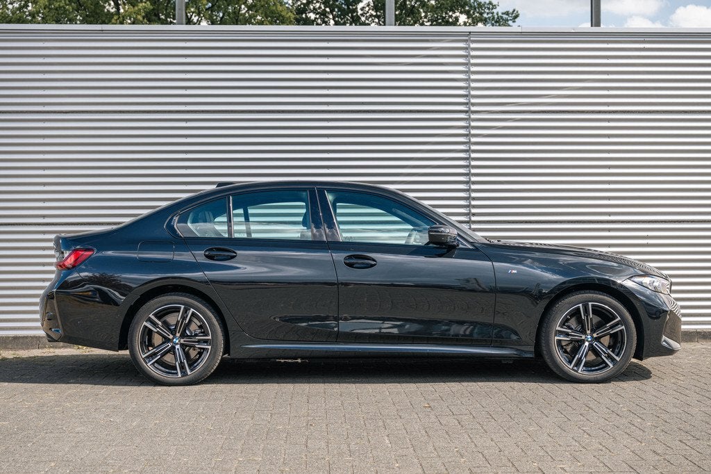 BMW 3 Serie 330e M Sport Automaat / Schuif-kanteldak / Trekh, Auto's, BMW, Automaat, 1998 cc, Achterwielaandrijving, Gebruikt
