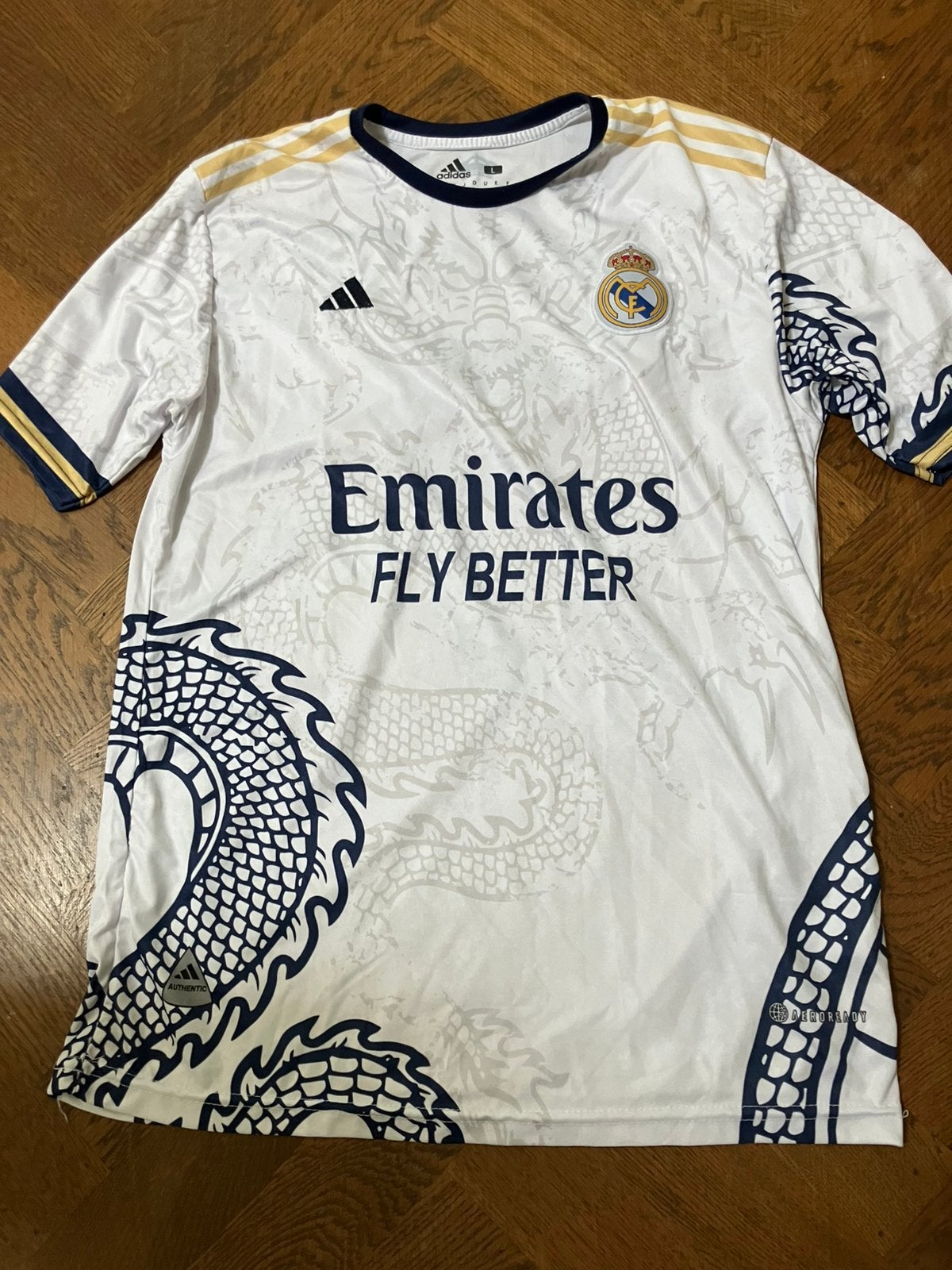 Adidas Emirates shirt L (lookalike), Ophalen of Verzenden, Zo goed als nieuw, Shirt