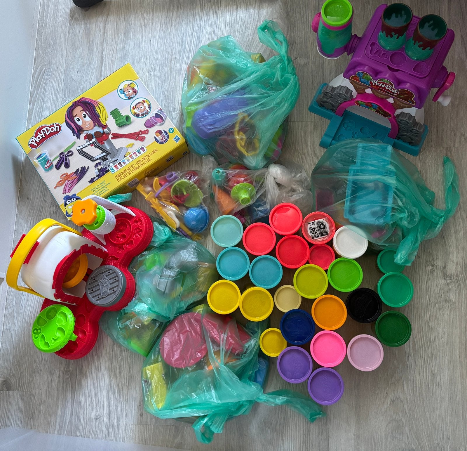 Groot Play-Doh pakket: sets, klei, vormen & Fun Factory, Ophalen of Verzenden, Zo goed als nieuw