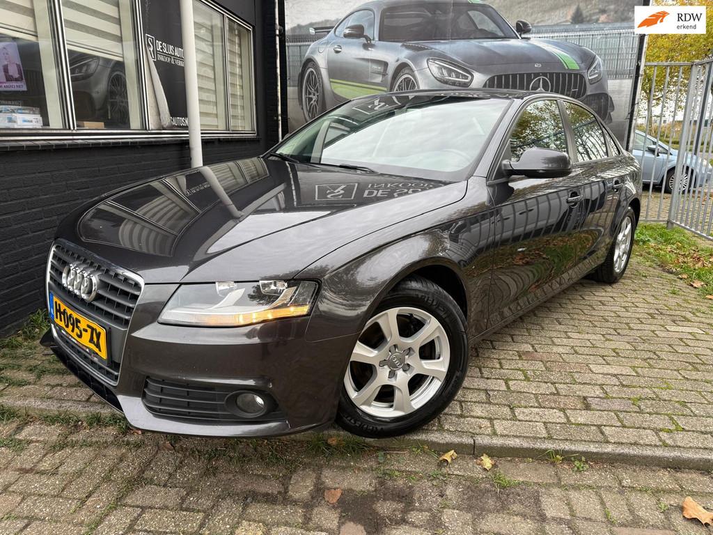 Audi A4 Limousine 1.8 TFSI Climatronic Schade, Auto's, Euro 5, Stof, Gebruikt, Zwart