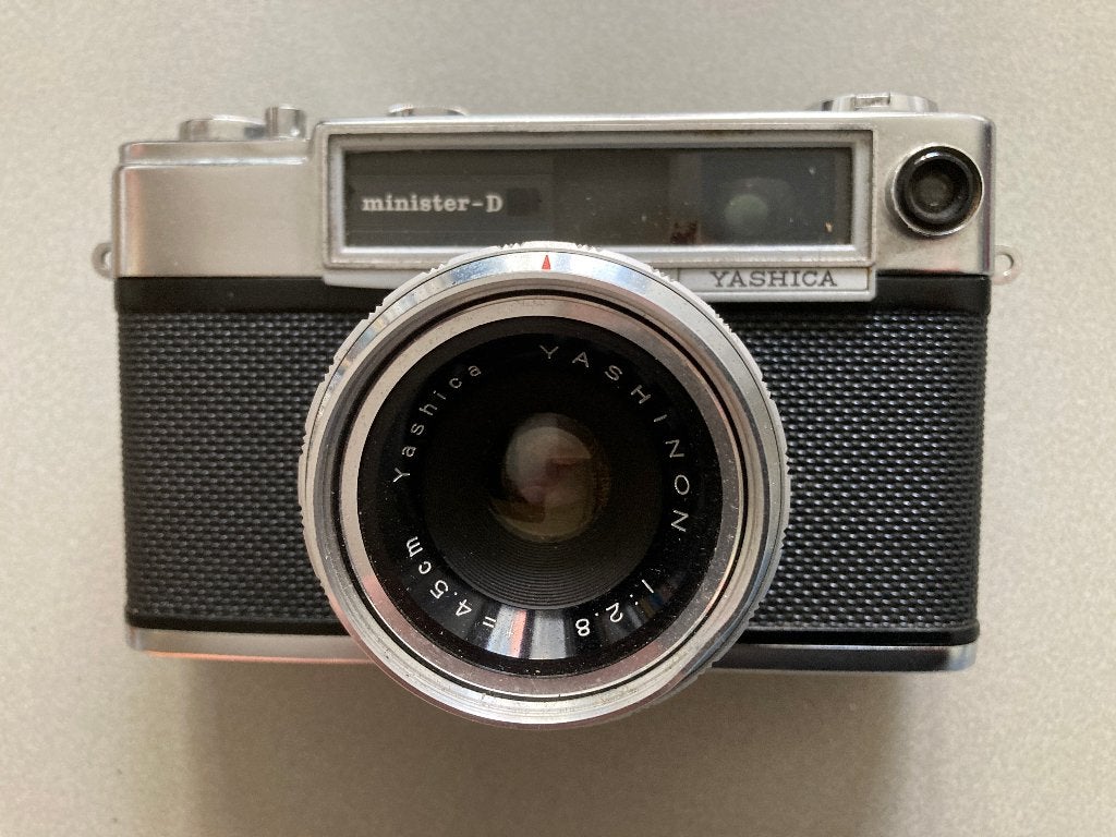 Yashica Minister D analoge camera met Yashinon lens, Ophalen of Verzenden, Gebruikt, Compact, Overige Merken