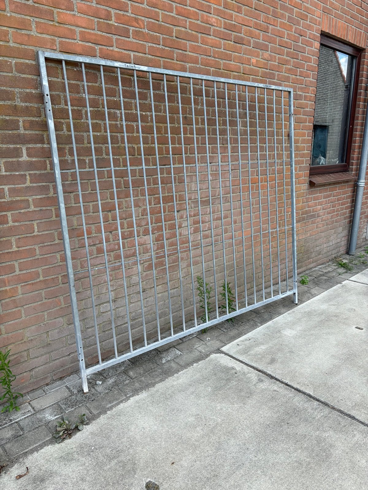 3 gegalvaniseerde hekken 1.80x2m met hondenhok, Tuin en Terras, Ophalen, Met poort, Gebruikt, Spijlenhekwerk