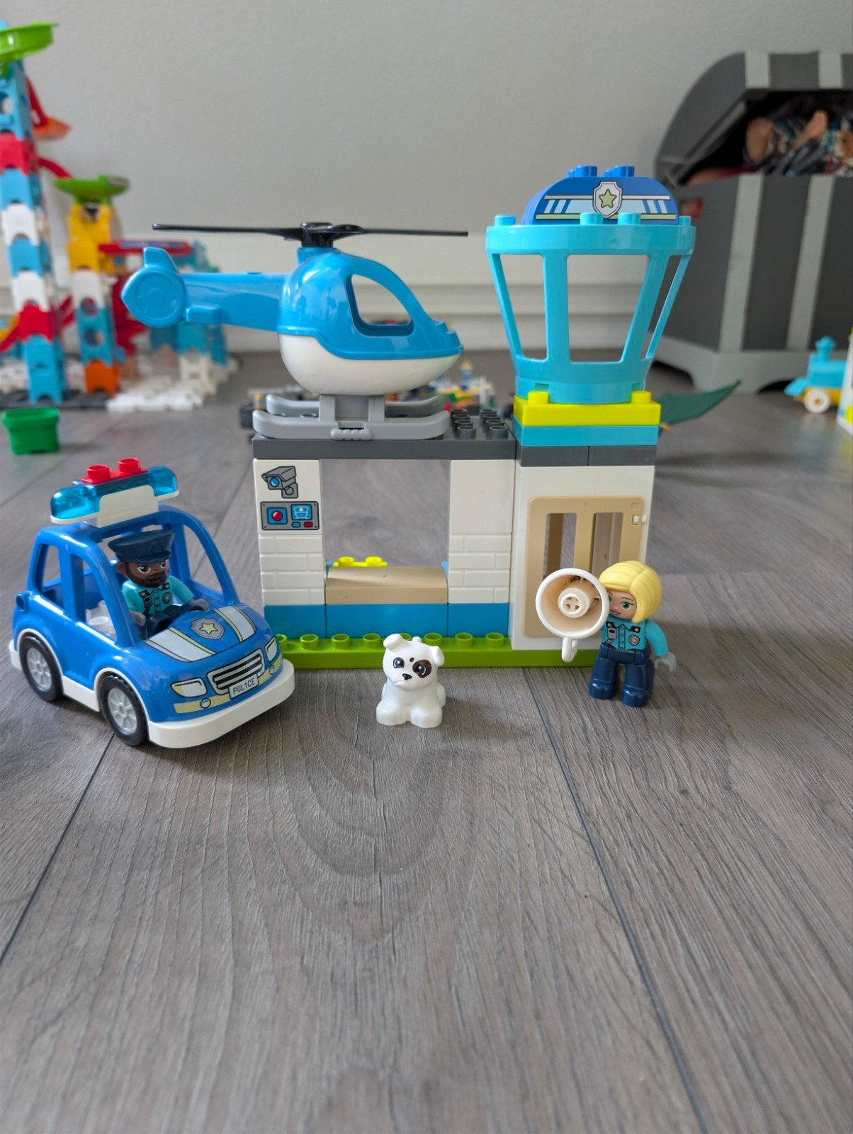 LEGO Duplo Politiebureau en Helikopter (10959), Kinderen en Baby's, Ophalen of Verzenden, Zo goed als nieuw, Complete set, Duplo